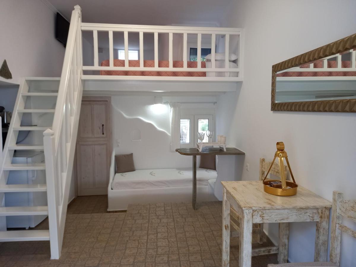 Floras Rooms Pollonia Exterior photo