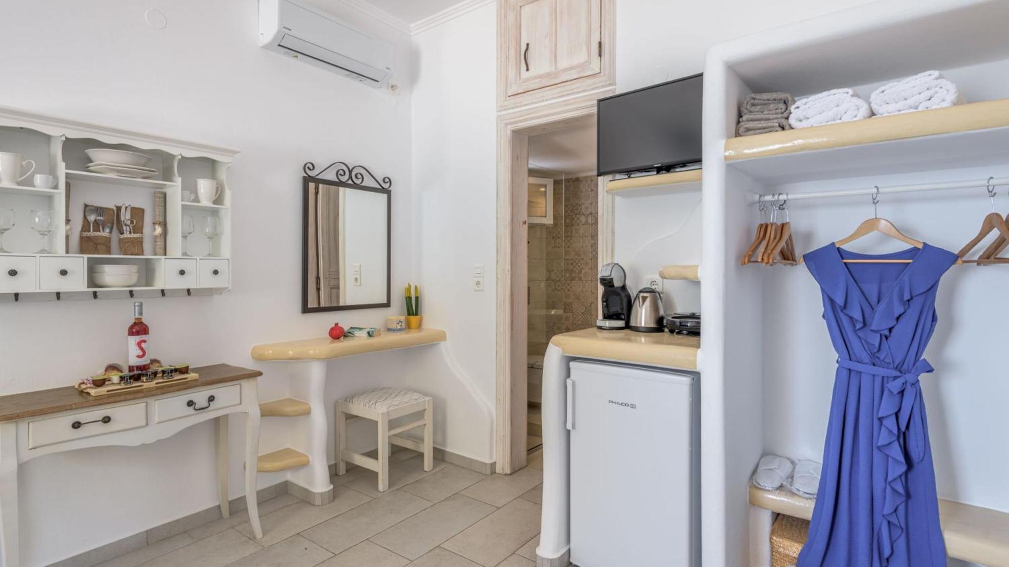 Floras Rooms Pollonia Exterior photo
