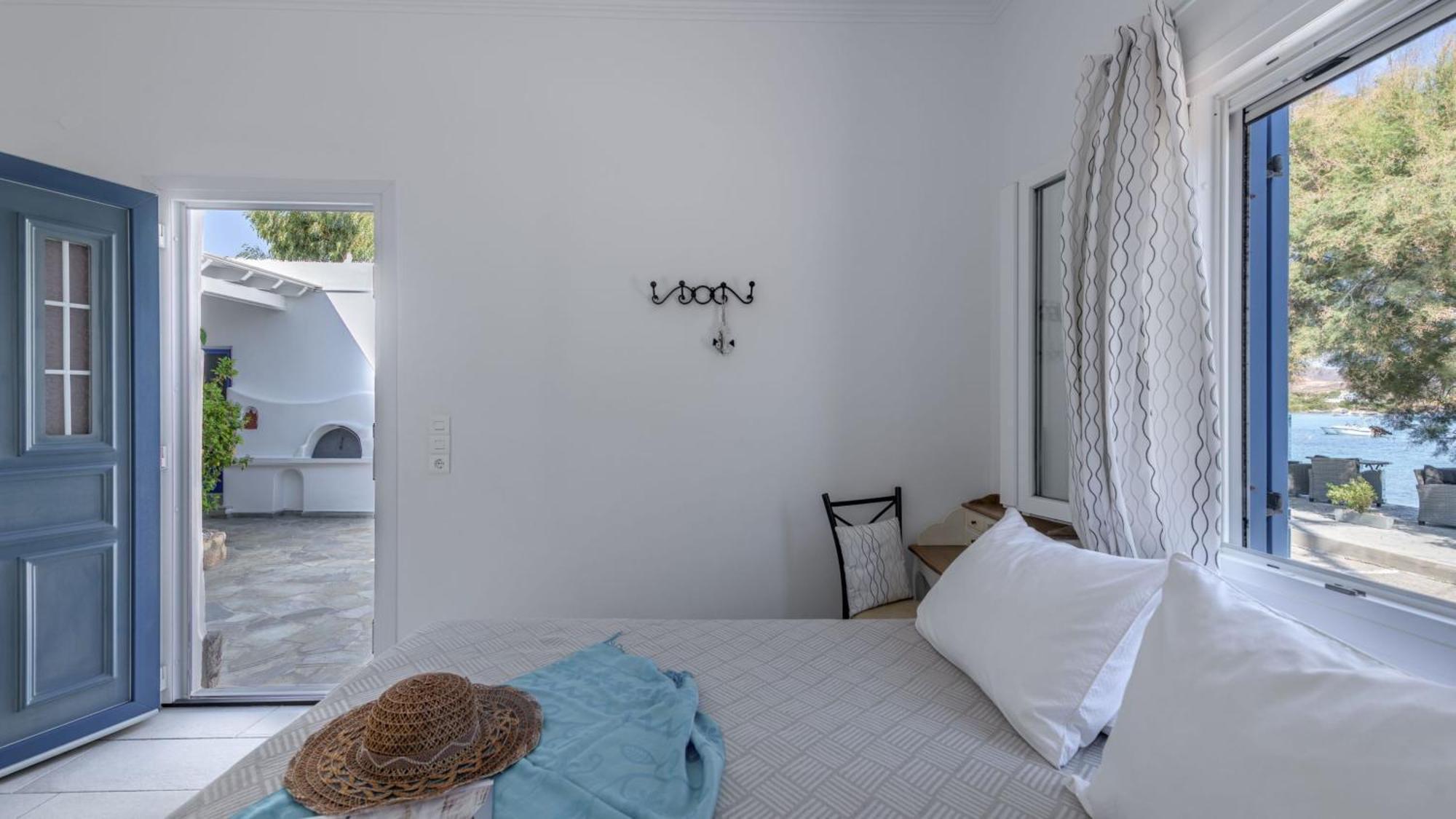 Floras Rooms Pollonia Exterior photo