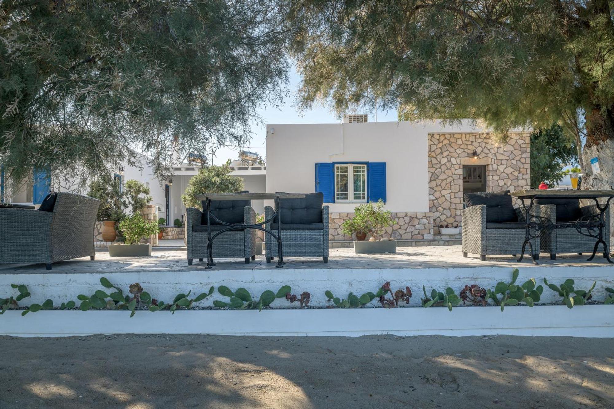 Floras Rooms Pollonia Exterior photo