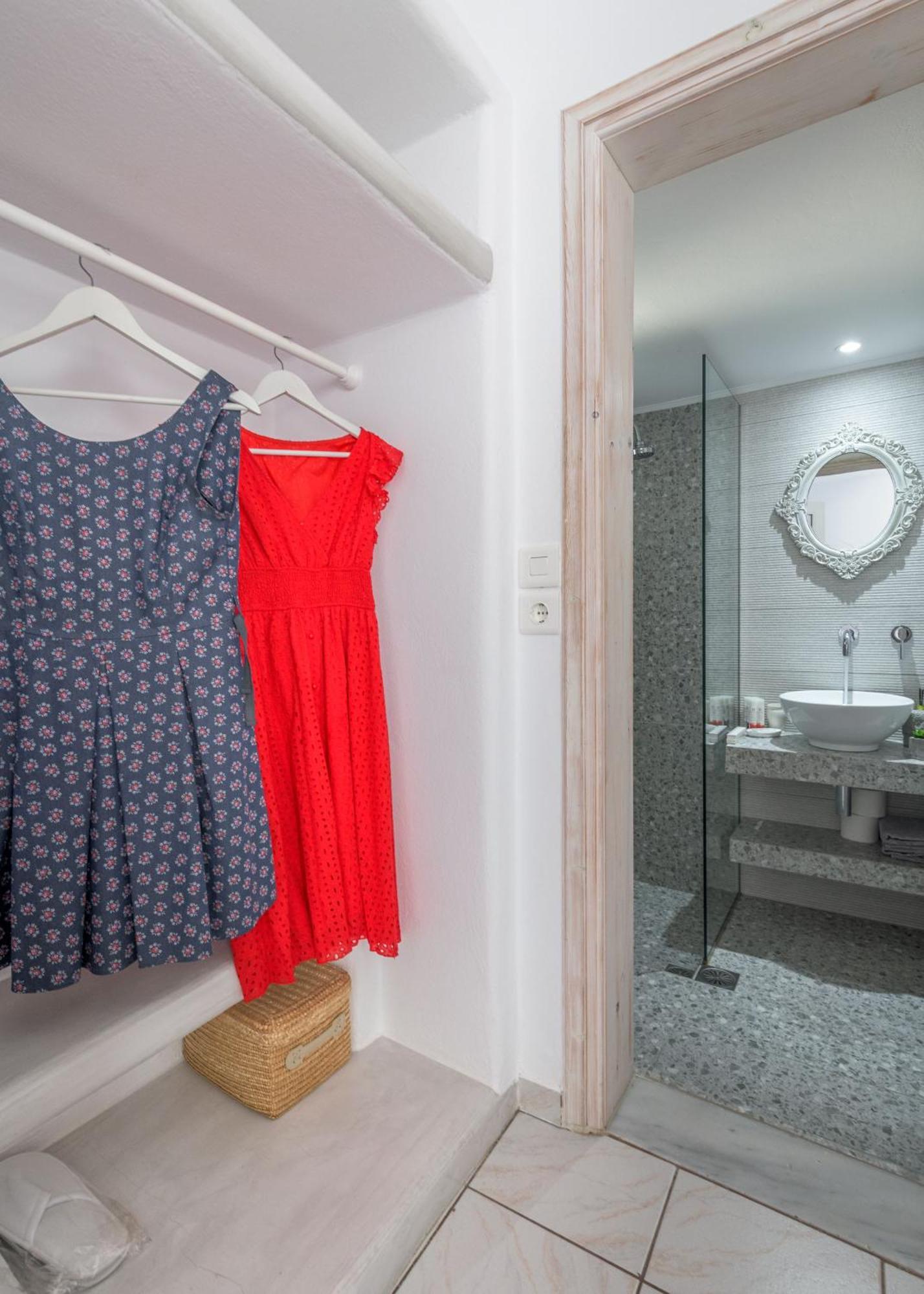 Floras Rooms Pollonia Exterior photo