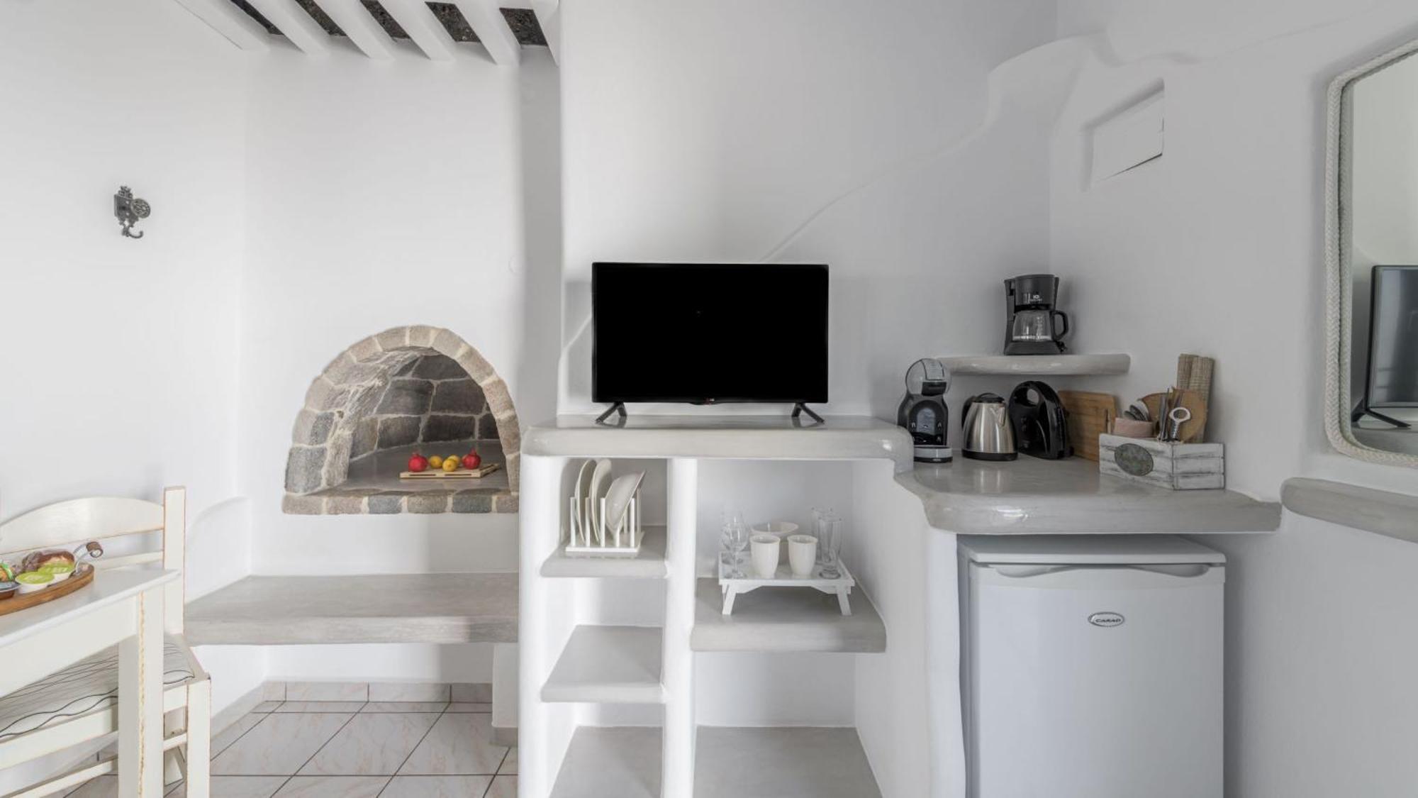 Floras Rooms Pollonia Exterior photo